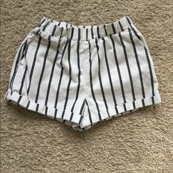 Forever 21 Shorts - Picture 3 of 13
